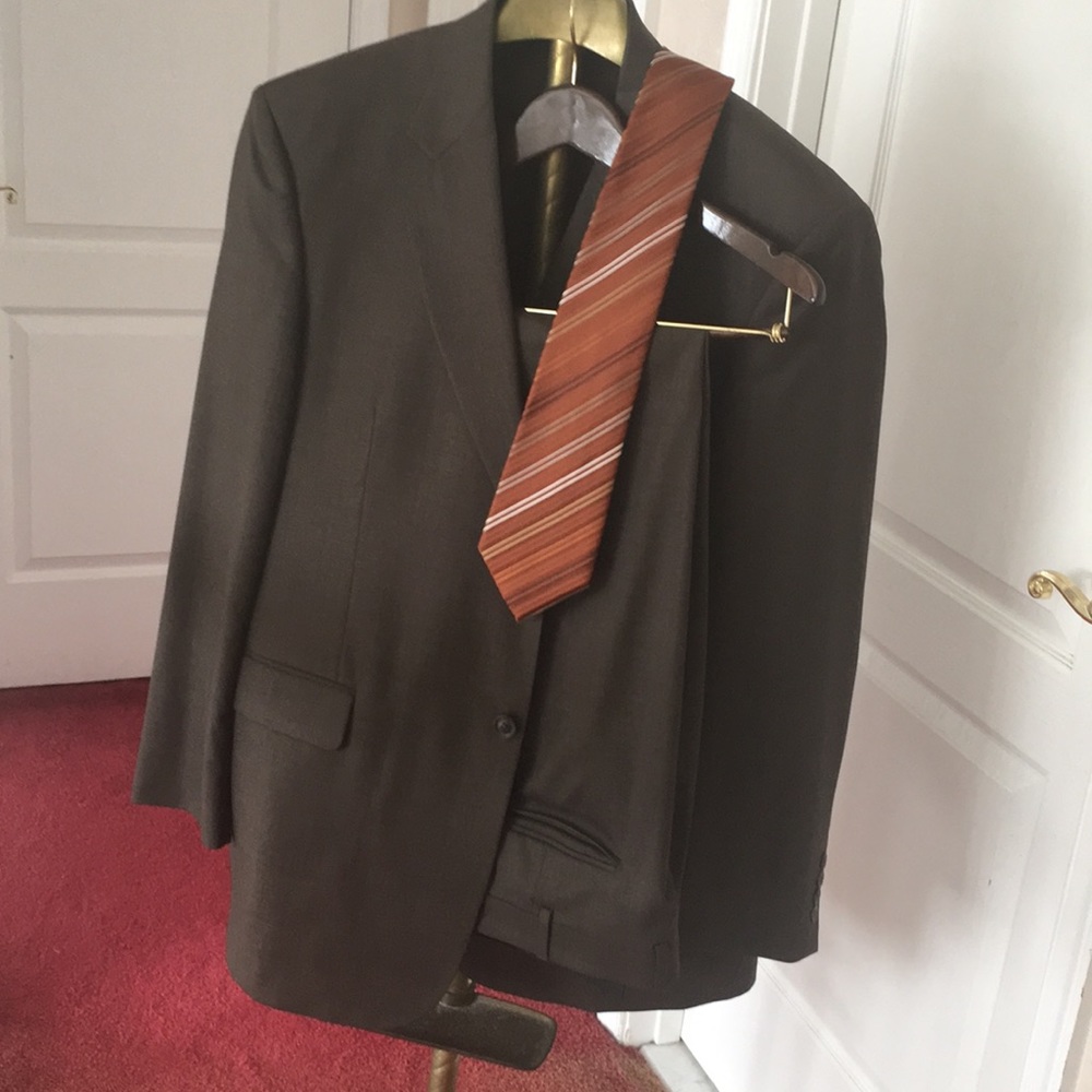 Stafford brown suit, great color!
